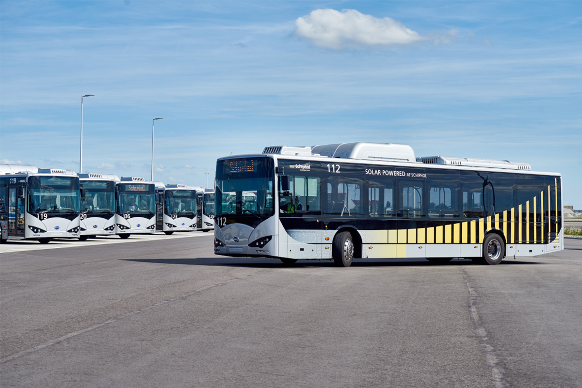 Schiphol Airside Bus Exterior 01.jpg