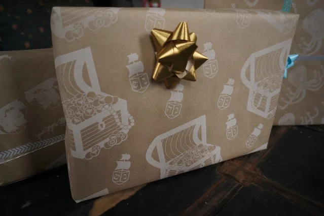 Paper Forward | Geldted Treasure print wrapping leterpressed on 100% recycled paper