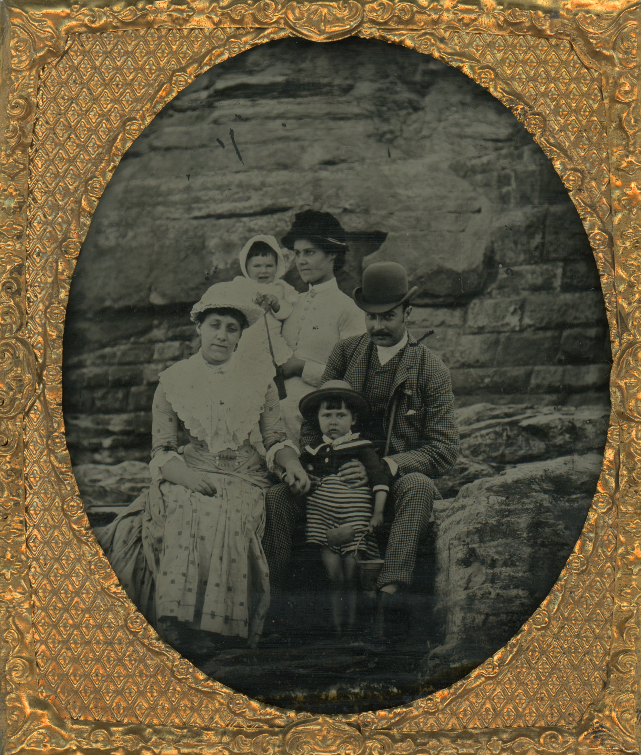 3_Family_&_Seawall_2A.jpg