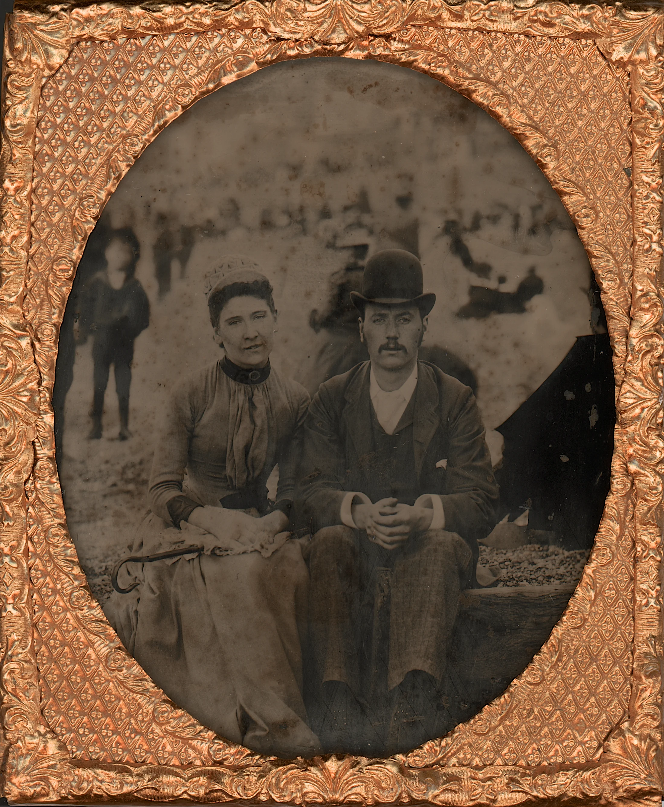 9_Couple_on_Sands1A.jpg