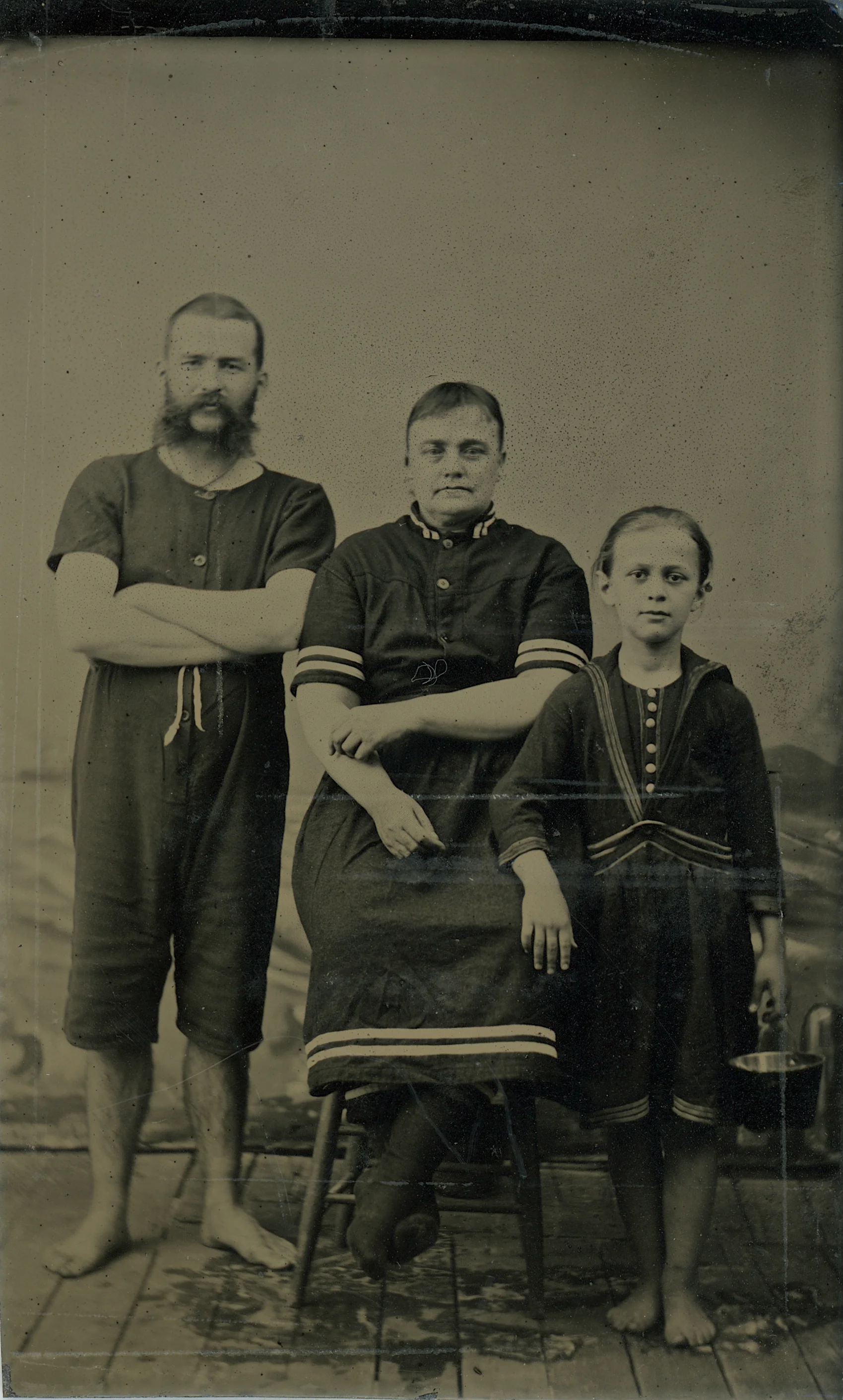 13_Family_Bathers_Studio_Text_Unframed_T.jpg