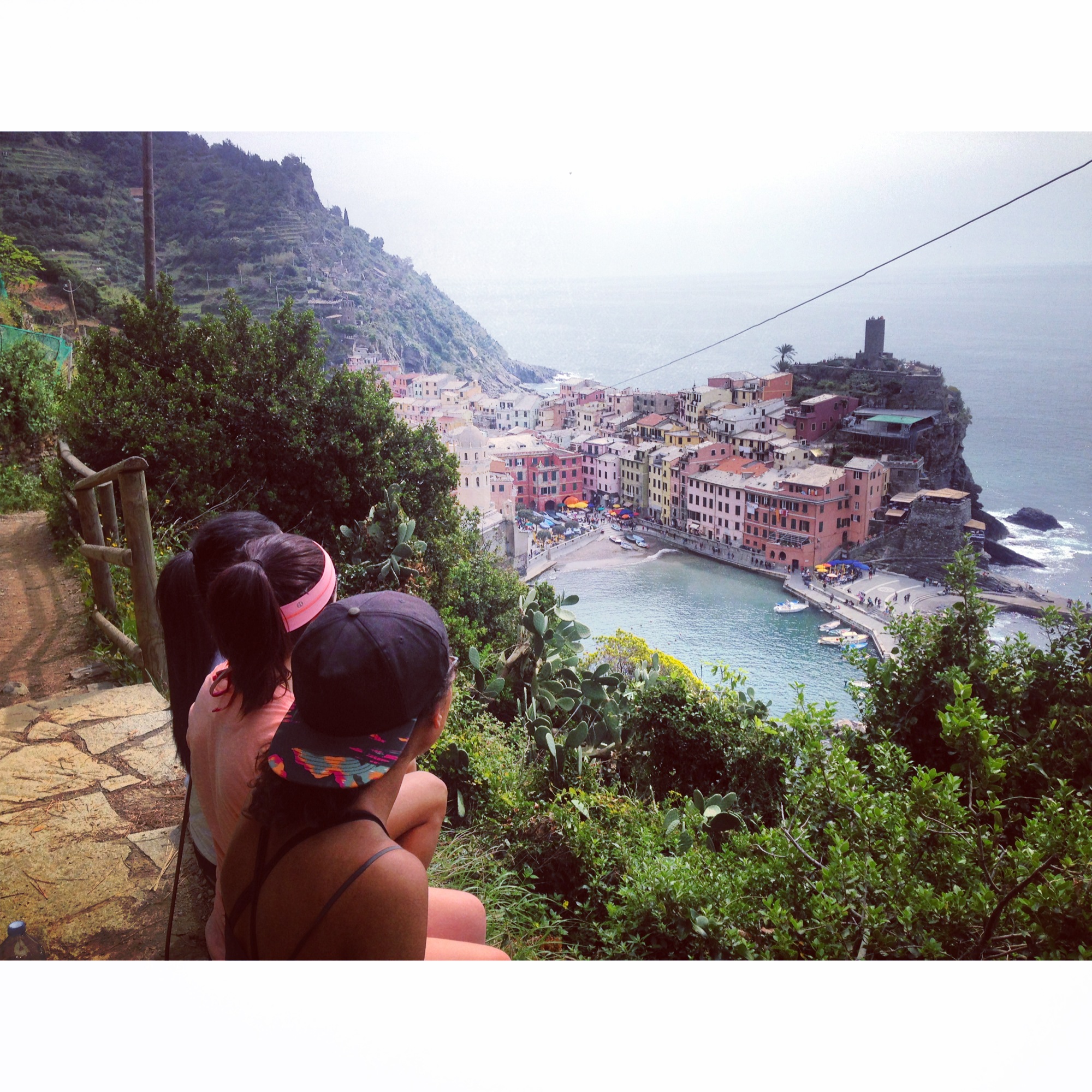 5 REASONS WHY YOU SHOULD STUDY ABROAD