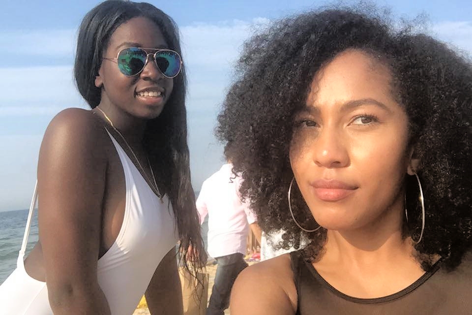 Beach, soju & your best girl is all you need. 
