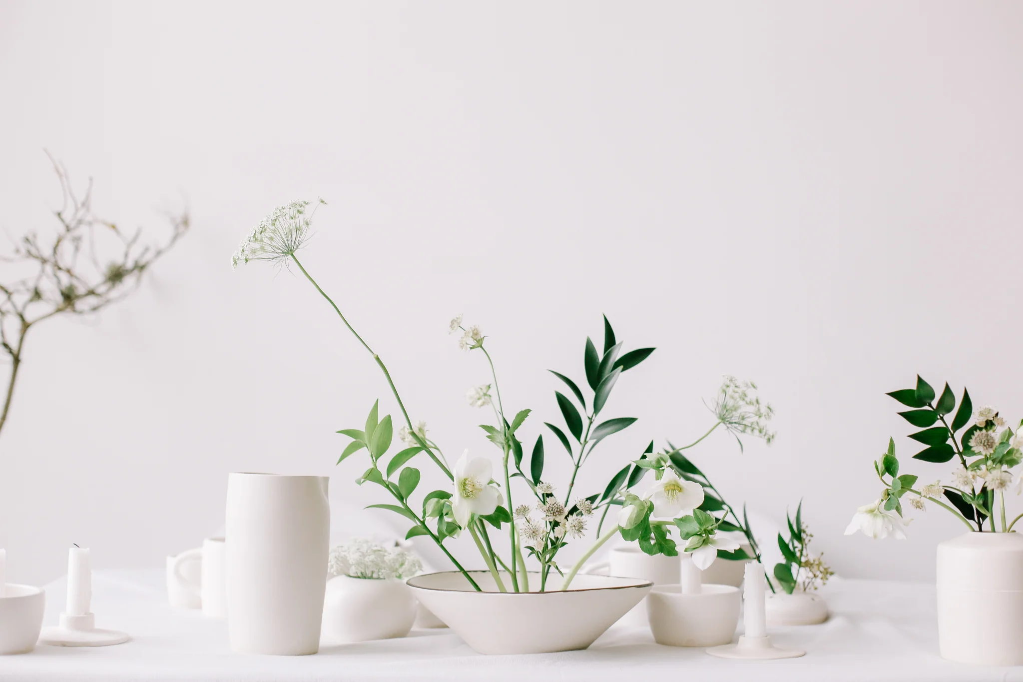 Clean &amp; Simple Wedding Styling for the  Minimalist Bride