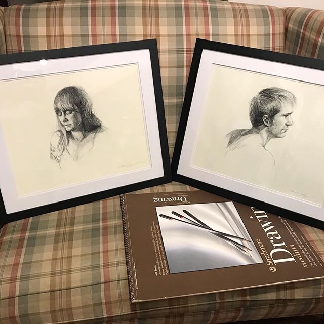 Delivery day!! Pleased to be included in this show with so many other talented figurative artists. Come by and see it, or join us for the reception (swipe for show details!) Both of these were about 2 hour studies done at figure sessions with talente