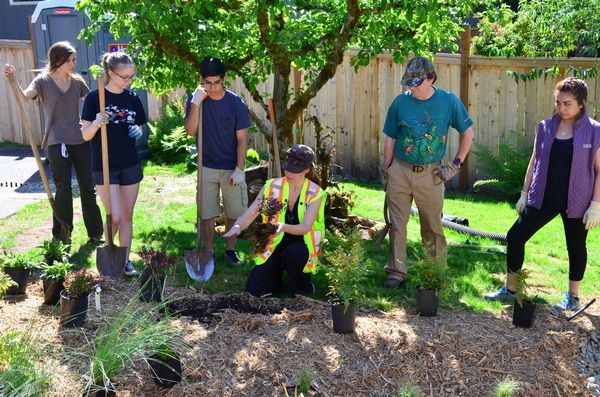 kate w edmonds students demo planting.jpg