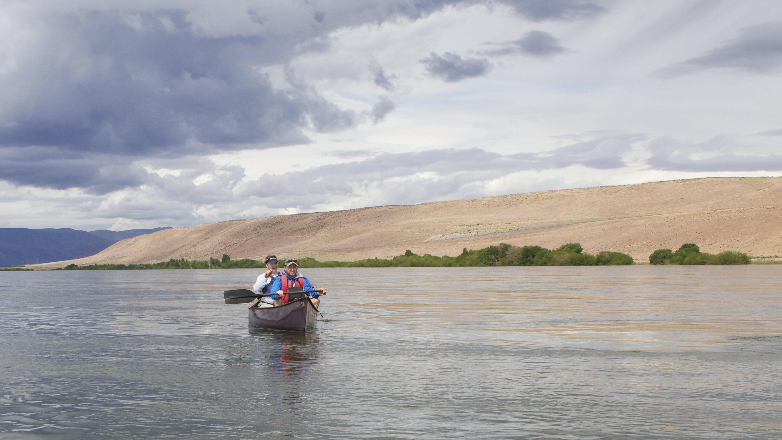  Canoeing on the Columbia River in the Hanford Reach National Monument. Photo by Michael Deckert. 