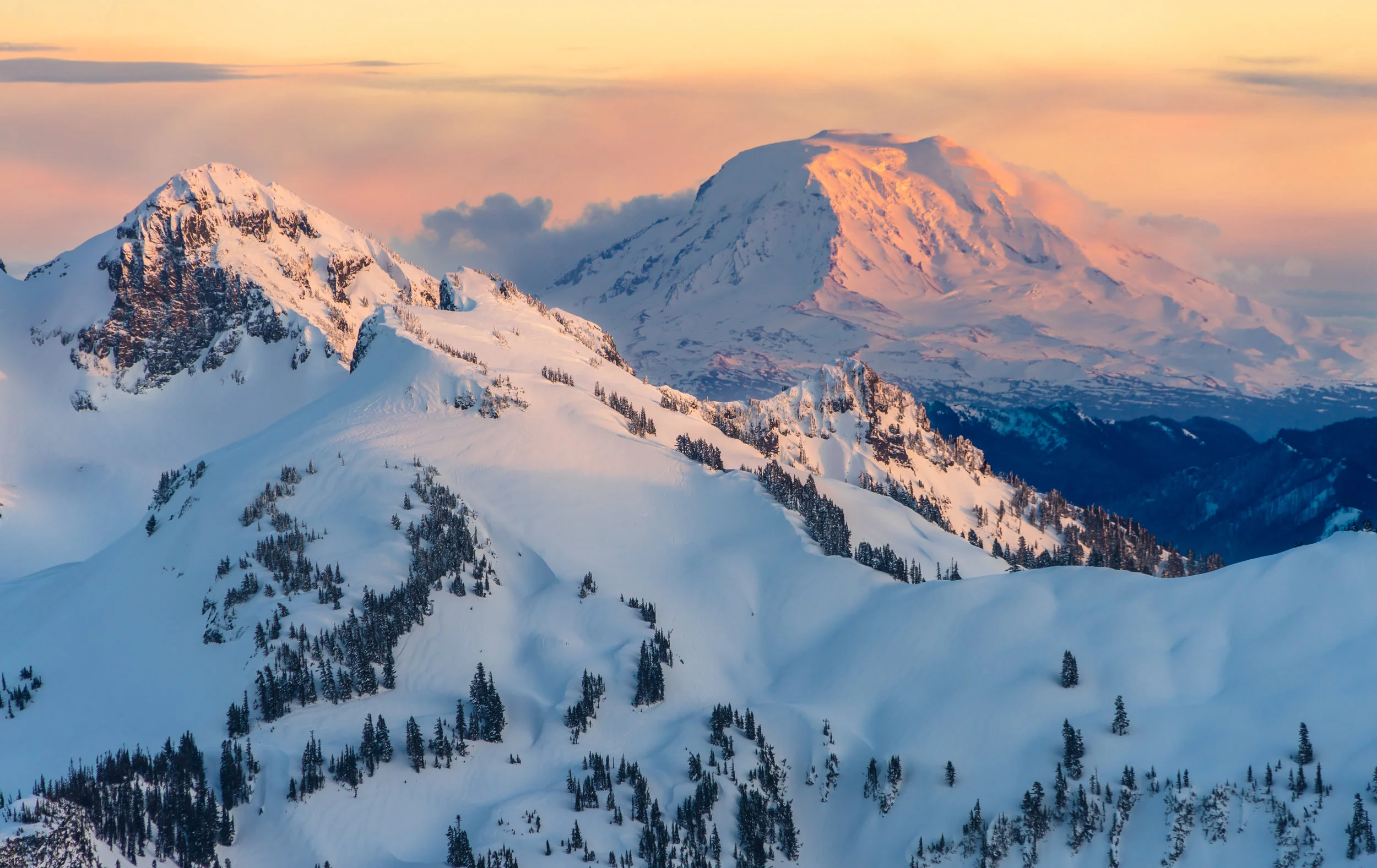 A photo of Mount Adams from the same evening. Photo © Alex Spaeth
