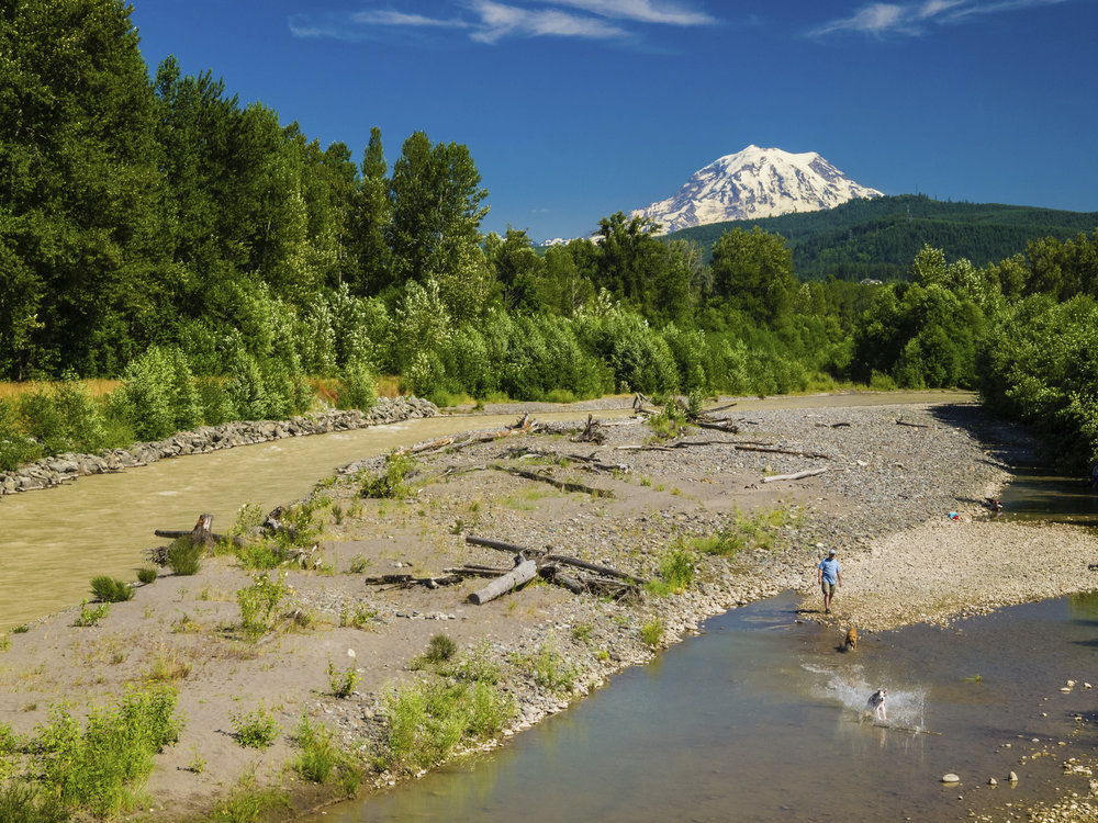  Recreation on the Puyallup River in Pierce County is accessible to more families thanks to LWCF funding. Photo by Keith Lazelle. 