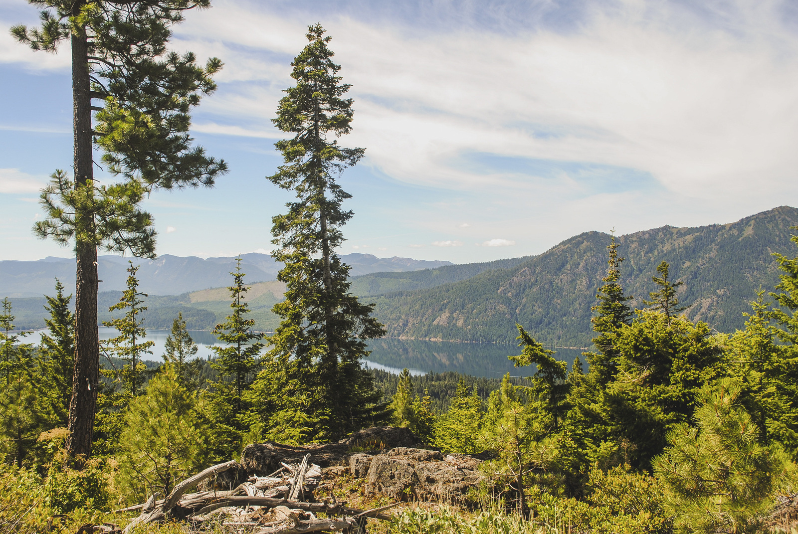  Lake Cle Elum is in Wenatchee National Forest, Kittitas County, where we’re working to protect acres of forestland along the Pacific Crest Trail with support from LWCF. Photo by Zoe van Duivenbode 