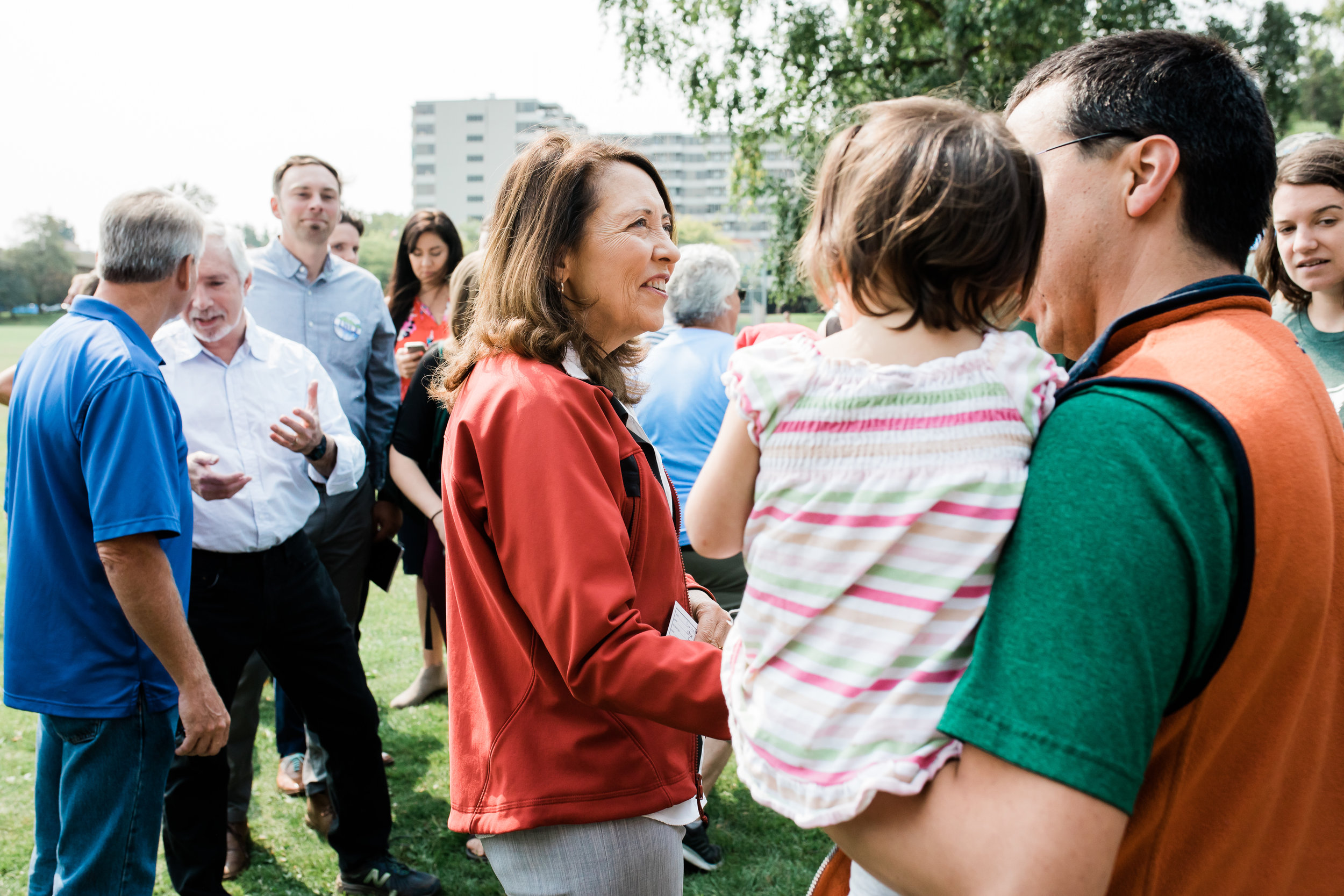 Senator Cantwell meets with participants of all ages at Monday’s rally for LWCF. Photo by Stevie Rotella 