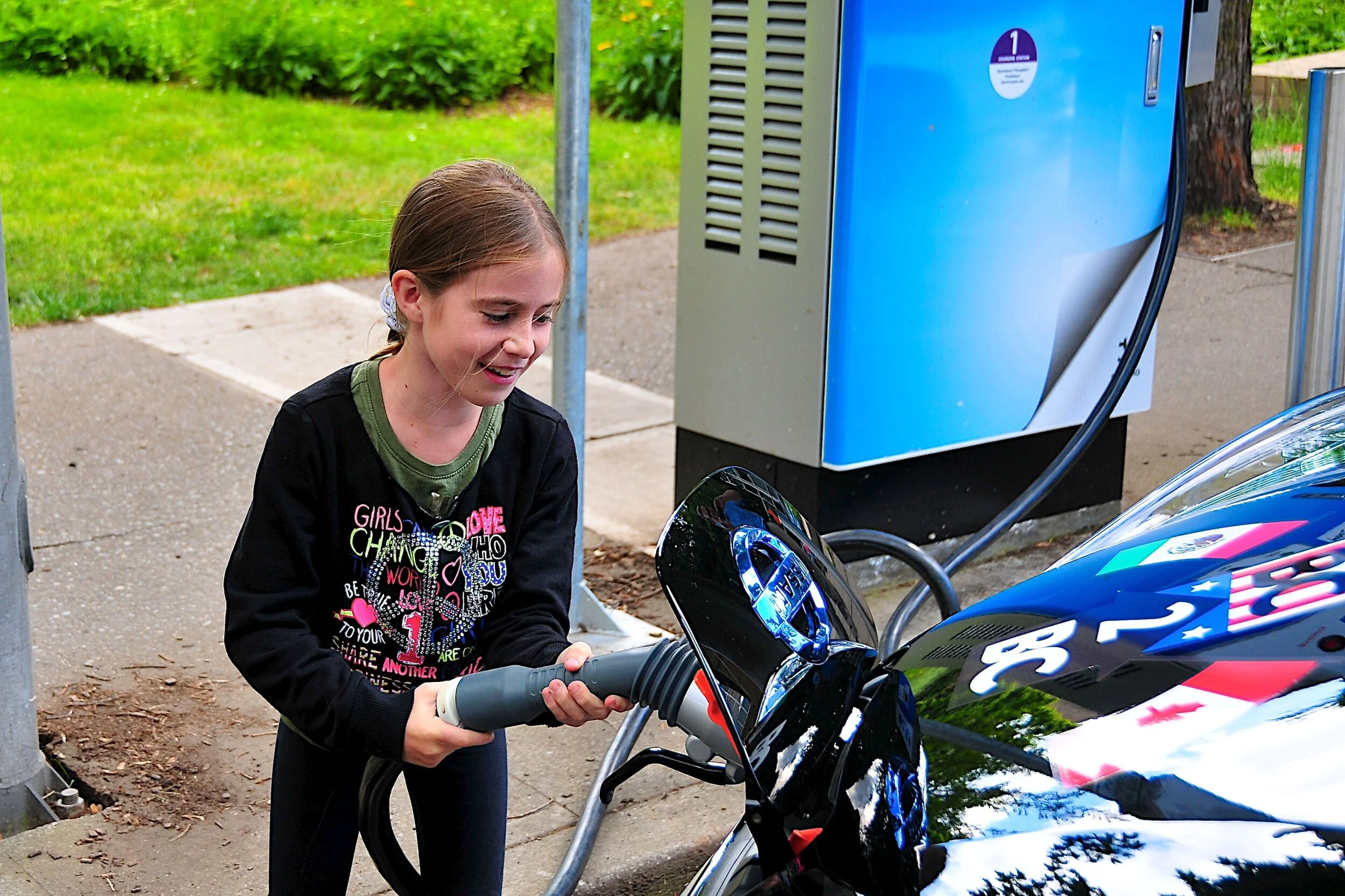 A Clean Fuel Standard would incentivize the use of cleaner-burning diesel and other biofuels, and it would make it easier for Washingtonians to go electric — when the time is right for a new car, buying one that can be charged with emissions-free power. Photo by Oregon Department of Transportation.