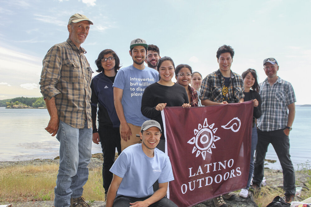 Youth and adults from Latino Outdoors visit The Nature Conservancy’s Yellow Island Preserve, before the COVID pandemic shut down field trips. TNC is beginning to plan some limited field trips with COVID safety protocols in place.  © TNC/Alfonso Oroz…