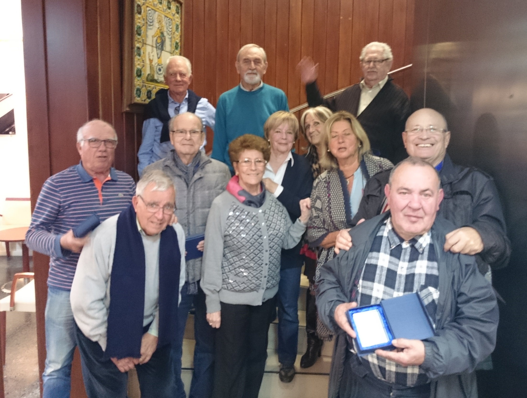 Les sis parelles participants del III Campionat de Dòmino.