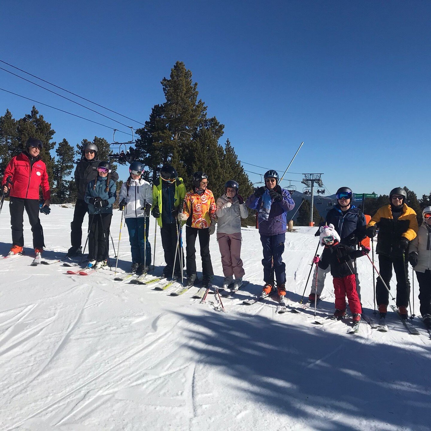 El cap de setmana passat el CNAM va anar a esquiar a Font Romeu! ❄

Un grup de m&eacute;s de 30 persones del Club es van reunir a la neu per passar una jornada molt divertida entre familiars i amics.

Gr&agrave;cies a tots per acompanyar-nos i ens ve