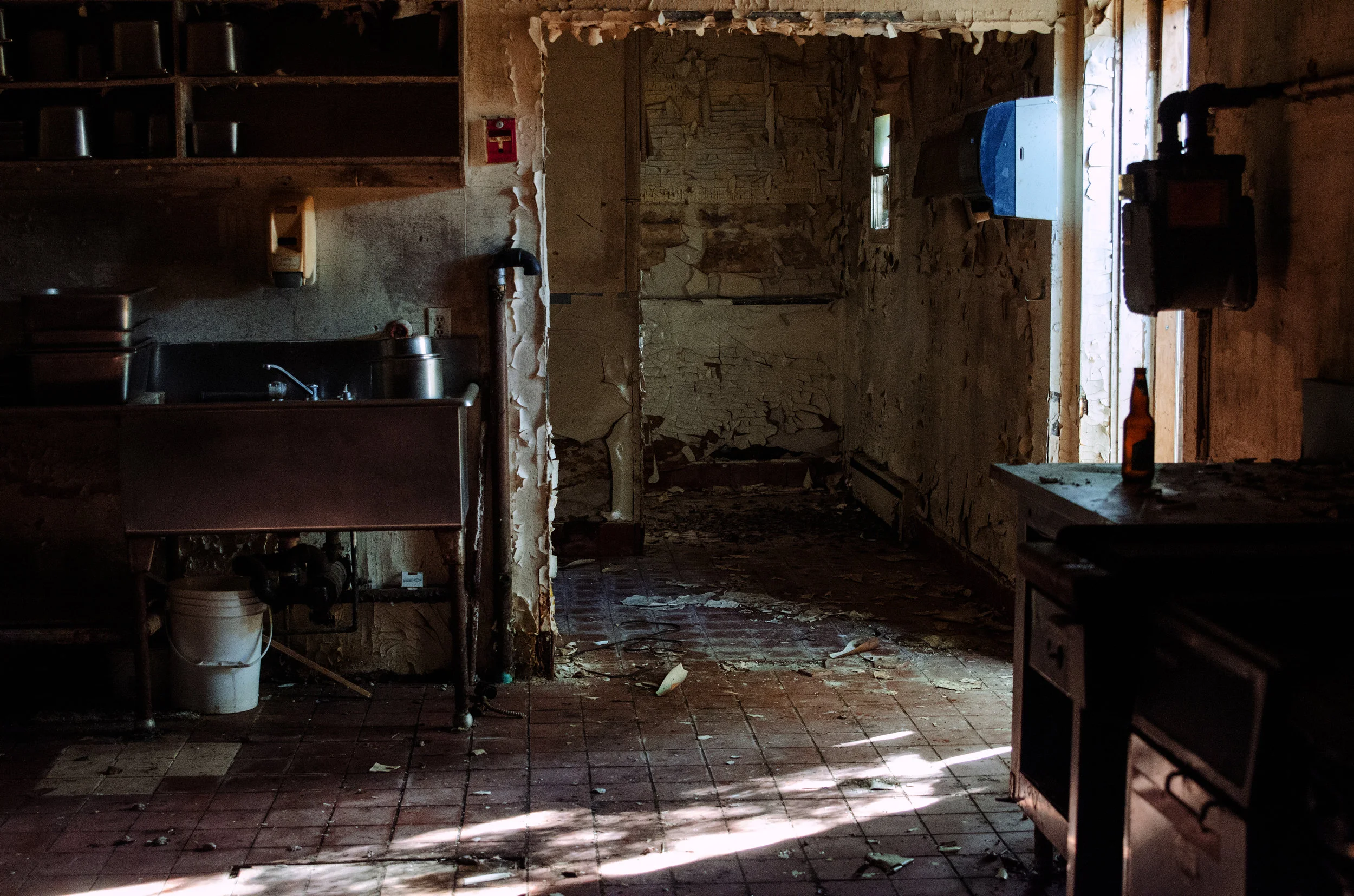 Jenkins, Cheyenne. Blue Bird Kitchen. 2017. Digital Photography. Wawa, Ontario