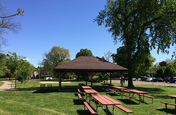 Nearby park and playground within walking distance