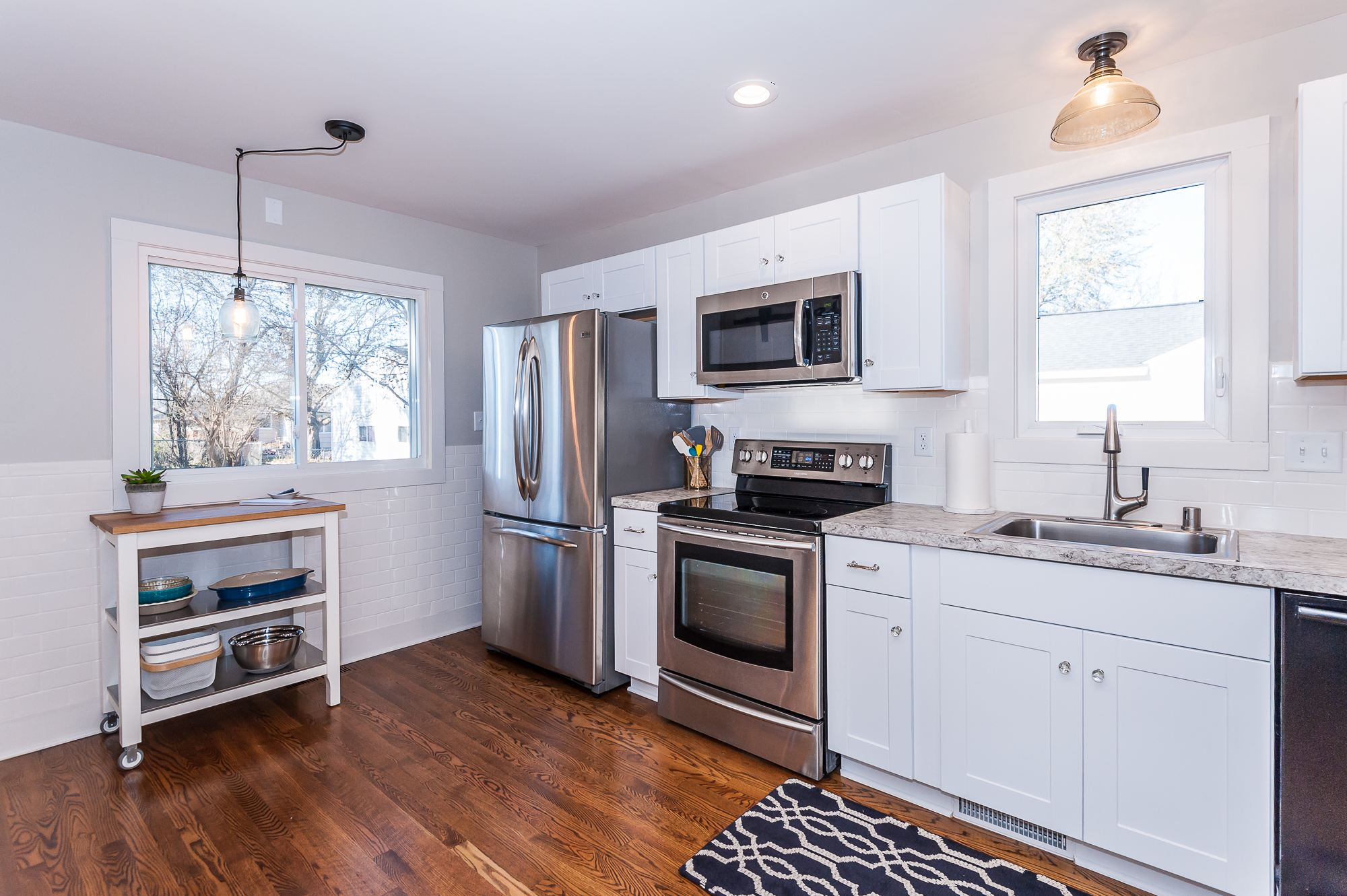 Fully renovated kitchen perfect for home cooked meals.