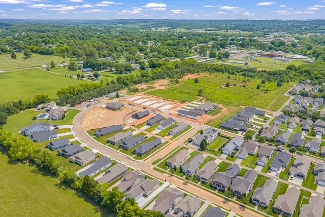 51-web-or-mls-June 2026 Willow Creek-20.JPG