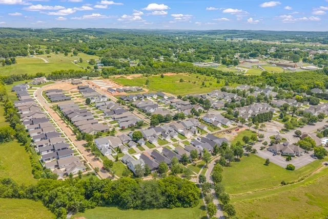 52-web-or-mls-June 2026 Willow Creek-21.JPG