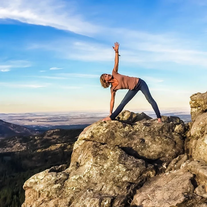 FEATURED POSE BY CORINA BENNER