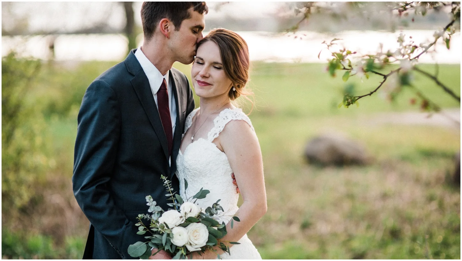 Dayton-Wedding-Photographer-Eastwood-MetroPark_0037.jpg