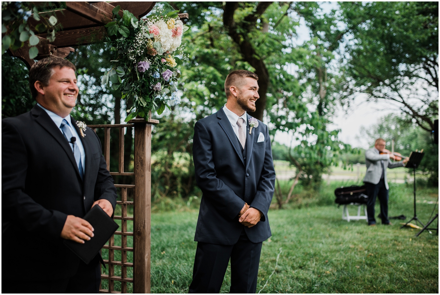  Groom's first look at bride 