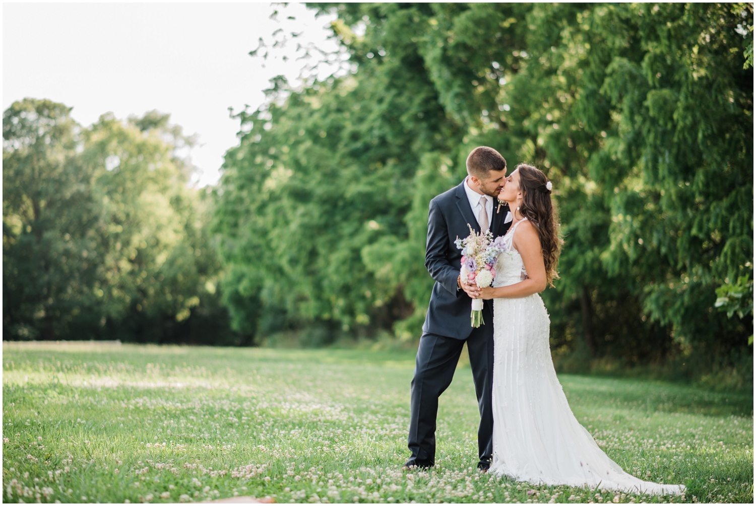 Rolling-Meadows-Ranch-Cincinnati-Ohio-Wedding-Photographer-Chelsea-Hall-Photography_0061.jpg