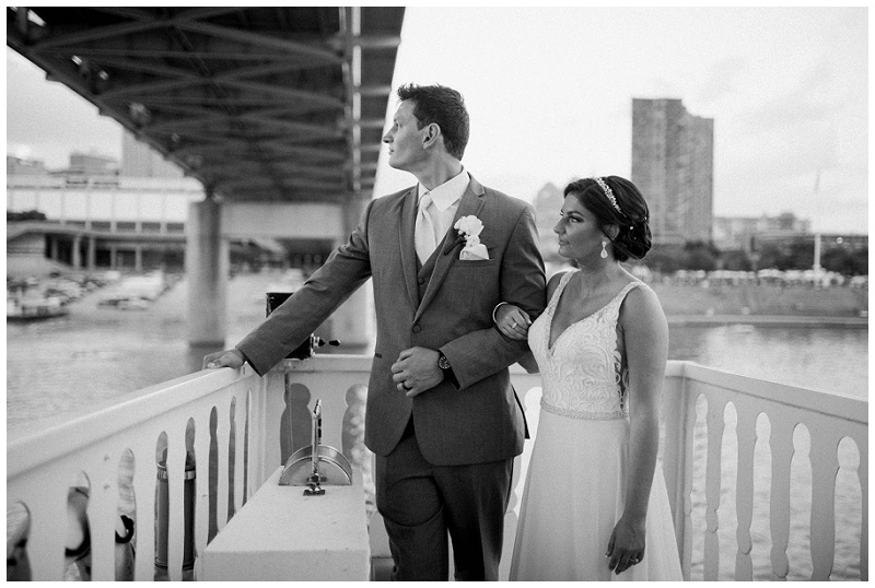 B &amp; B Riverboat Wedding | Cincinnati Wedding Photographer