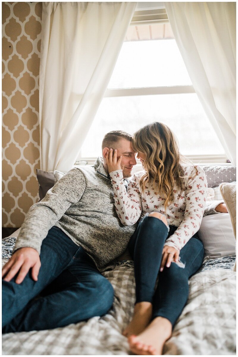 Lifestyle In-Home Maternity Portraits | Dayton, Ohio