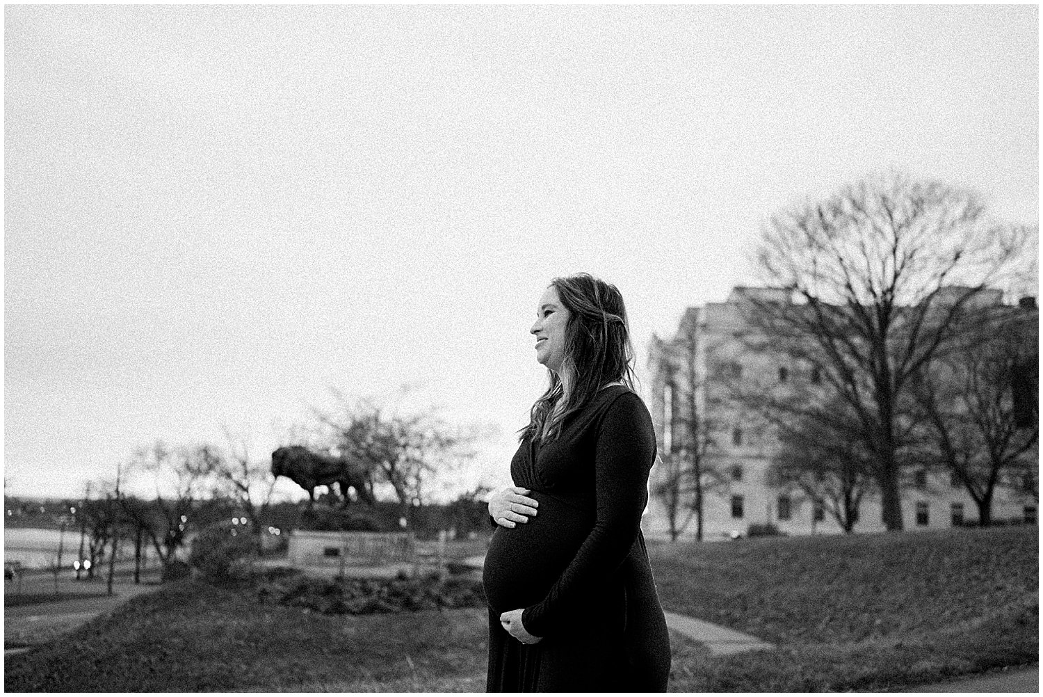 The Dayton Art Institute Maternity Portraits | Chelsea Hall Photography