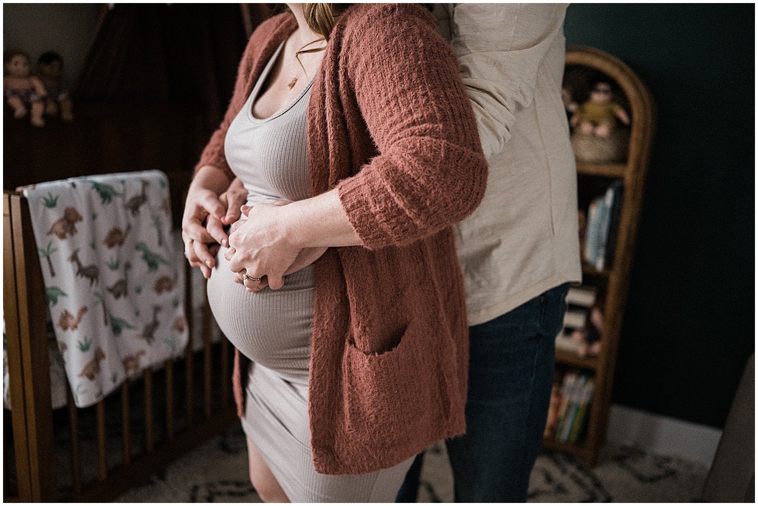 Lifestyle In-Home Maternity Portraits | Dayton, Ohio