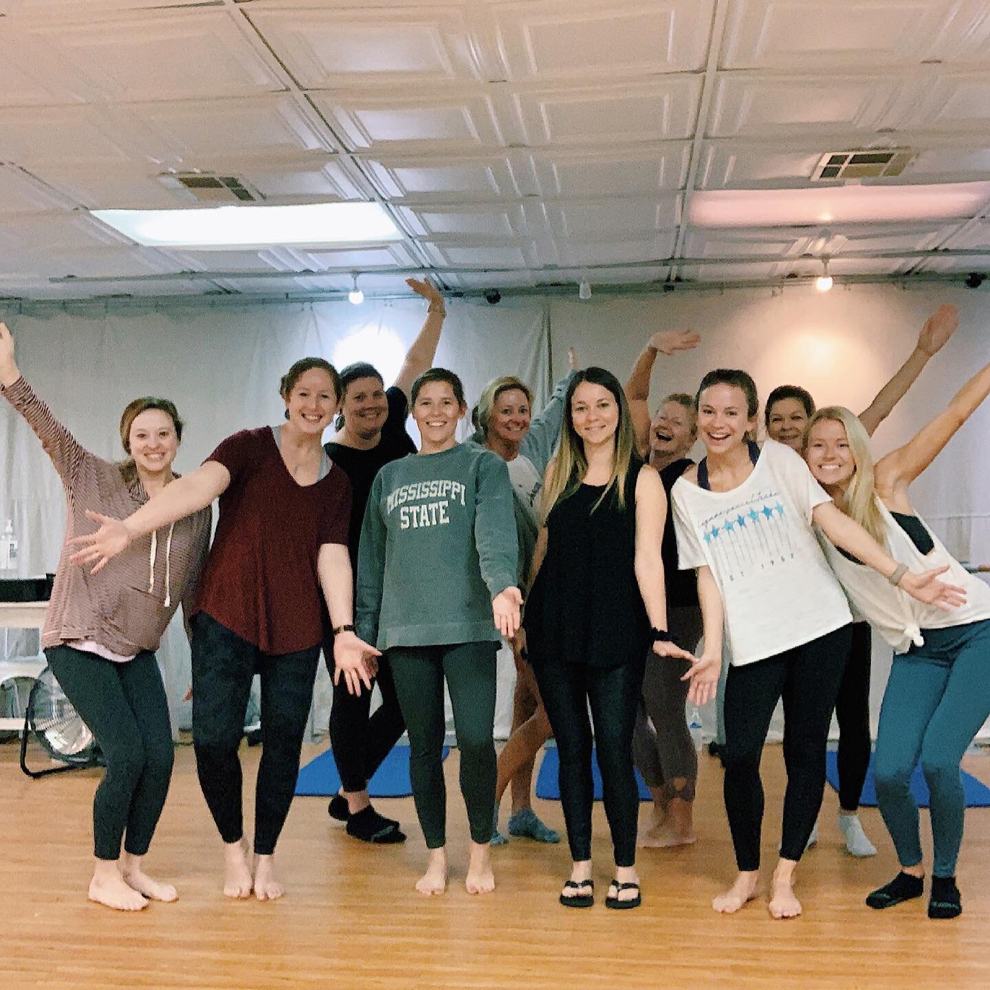 Hands up for hump day🐪 ⁣
.⁣
Come see us today! Your spot is waiting! 📲⁣
.⁣
.⁣
.⁣
#oldetownebarre #otbfitness #otbbarre #otbclinton #barre #barrefitness #barrestrong #barrebeautiful #yoga #pilates #cardiobarre #clintonms #workout #supportlocalbusine