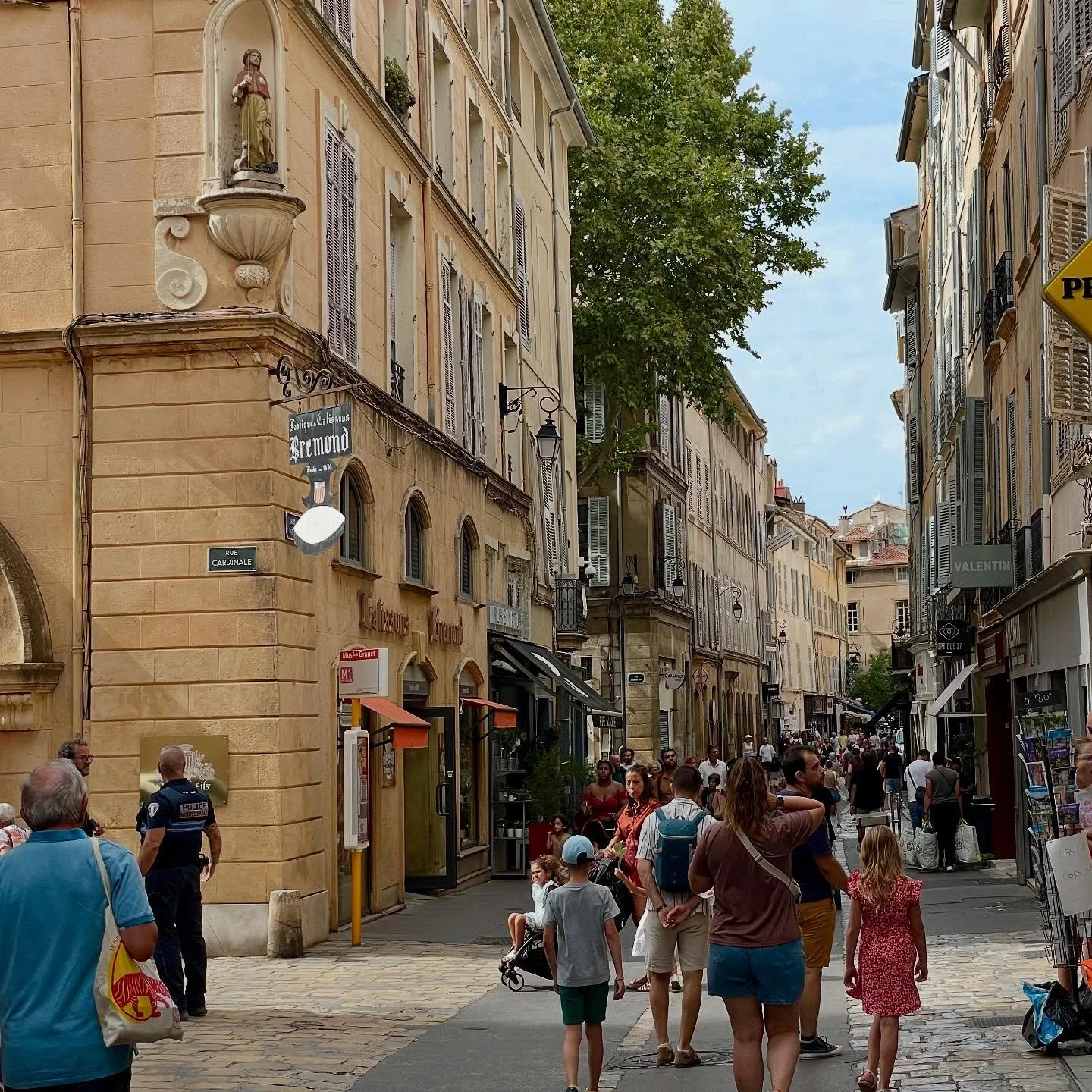 Lovely time in #aixenprovence enjoying a few of the special #cezanne exhibitions happening now through October. First a visit and tour of #jasdubouffan the Cezanne family mansion and property of forty years. Cezanne loved the property so much and pai