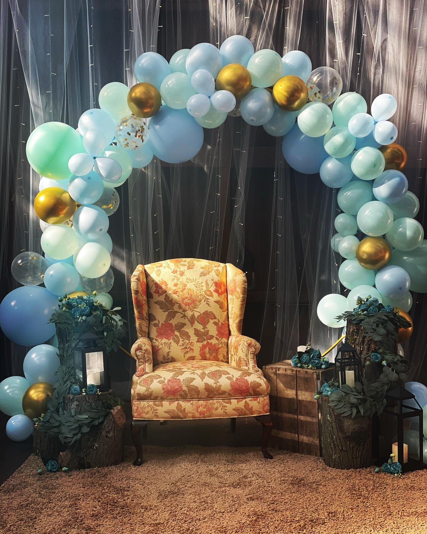 Did you know we make ballon arches?! Ask about custom pricing when you book an event.