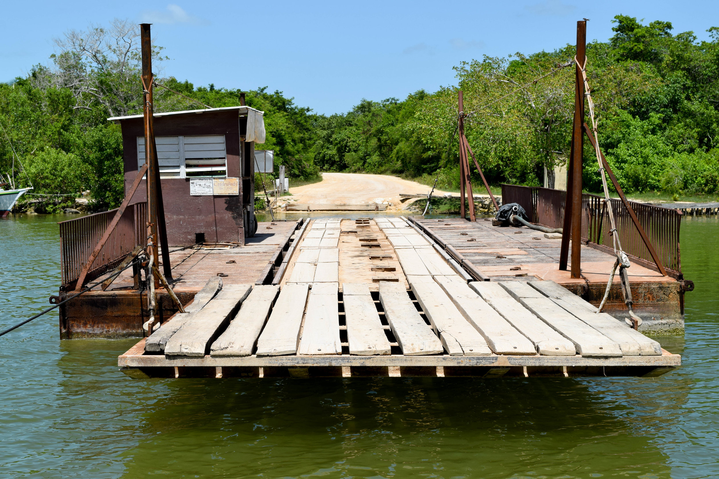 hand crank ferry close up.jpg