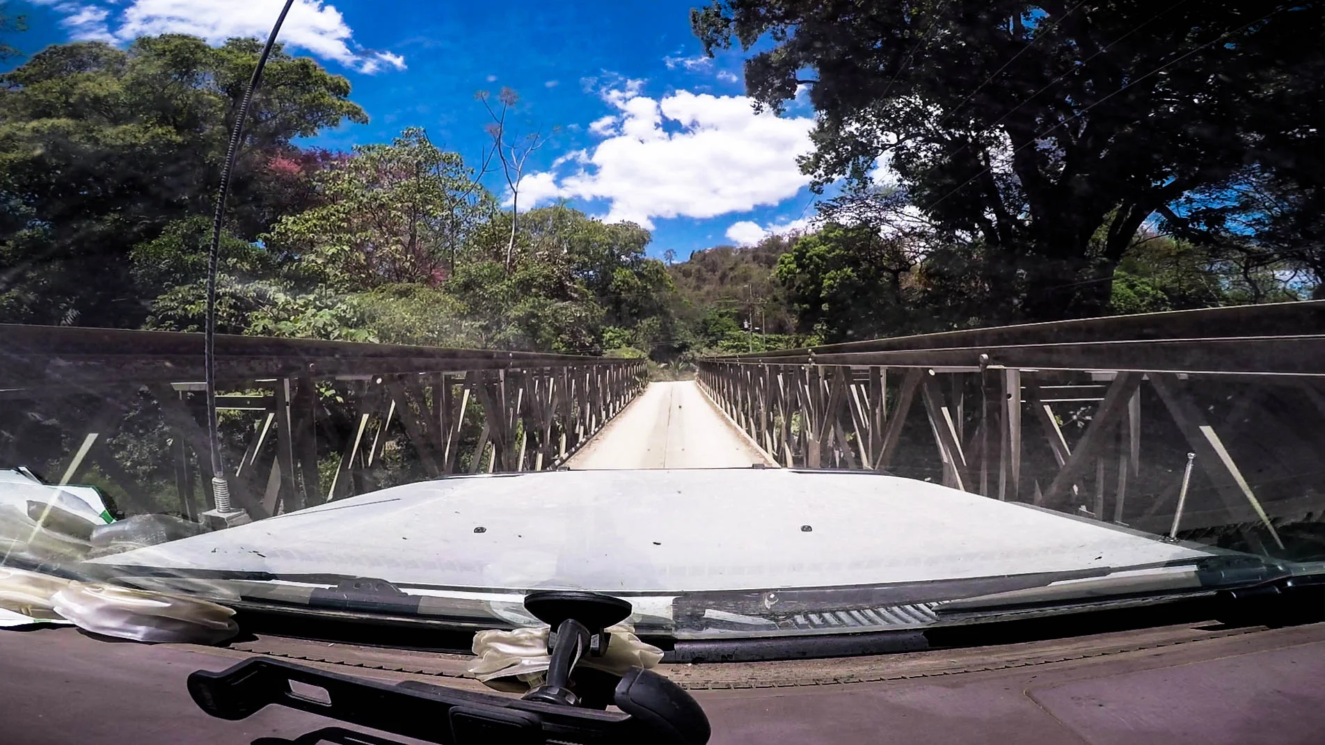 crazy costa rica bridge crossing.jpg