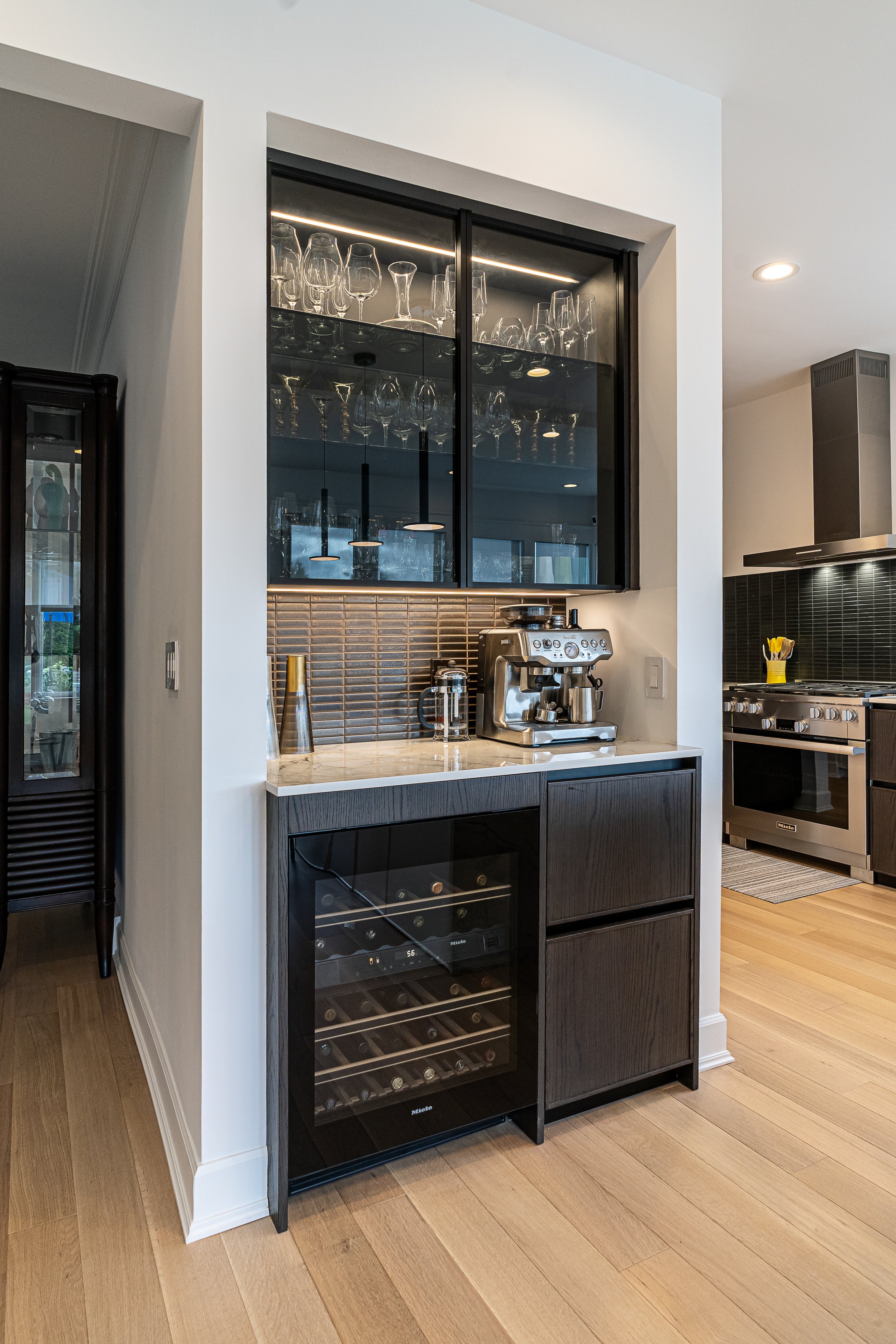 PEDINI Quadra 10 Kitchen Bar Cabinet in Oak Veneer and Smoked Glass