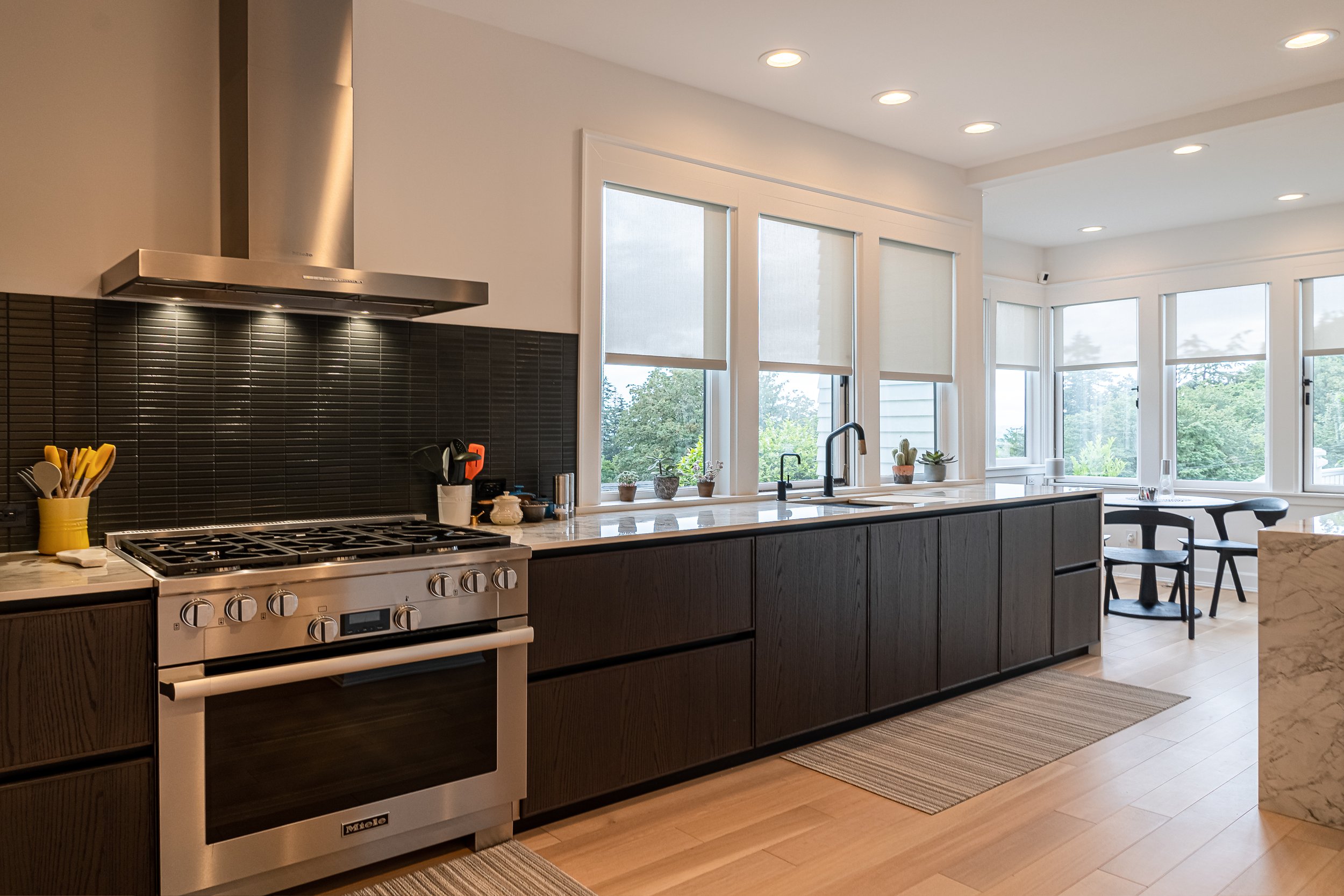 PEDINI Quadra 10 Kitchen in Oak Veneer; Ann Sacks Tile