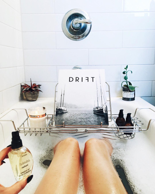 Oils and natural essences that bring you back to balance. 
