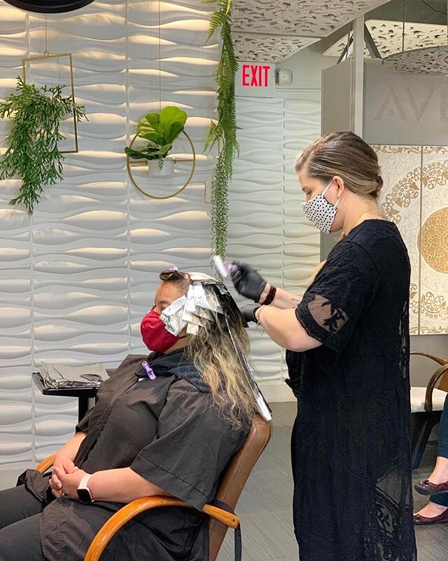 How good does it feel to get your roots done after months in quarantine 😍😓 We&rsquo;re so grateful for all our clients&rsquo; cooperation during this time. 👏🏼 For a list of safety regulations we&rsquo;ve implemented go to www.applewoodspa.com 🌸