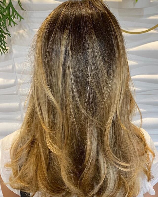 One of our favorites from this week 😍✨👏🏼 Great work by our stylist Andrea.