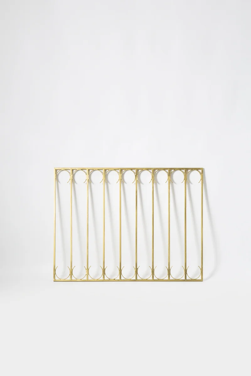 Reja 2, 2013 Steel, gold leaf and enamel. 116x82 cm