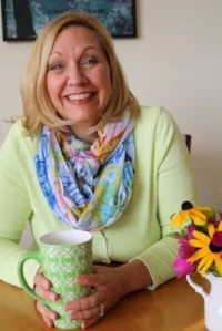 stacey blank is a therapist and art journalism instructor