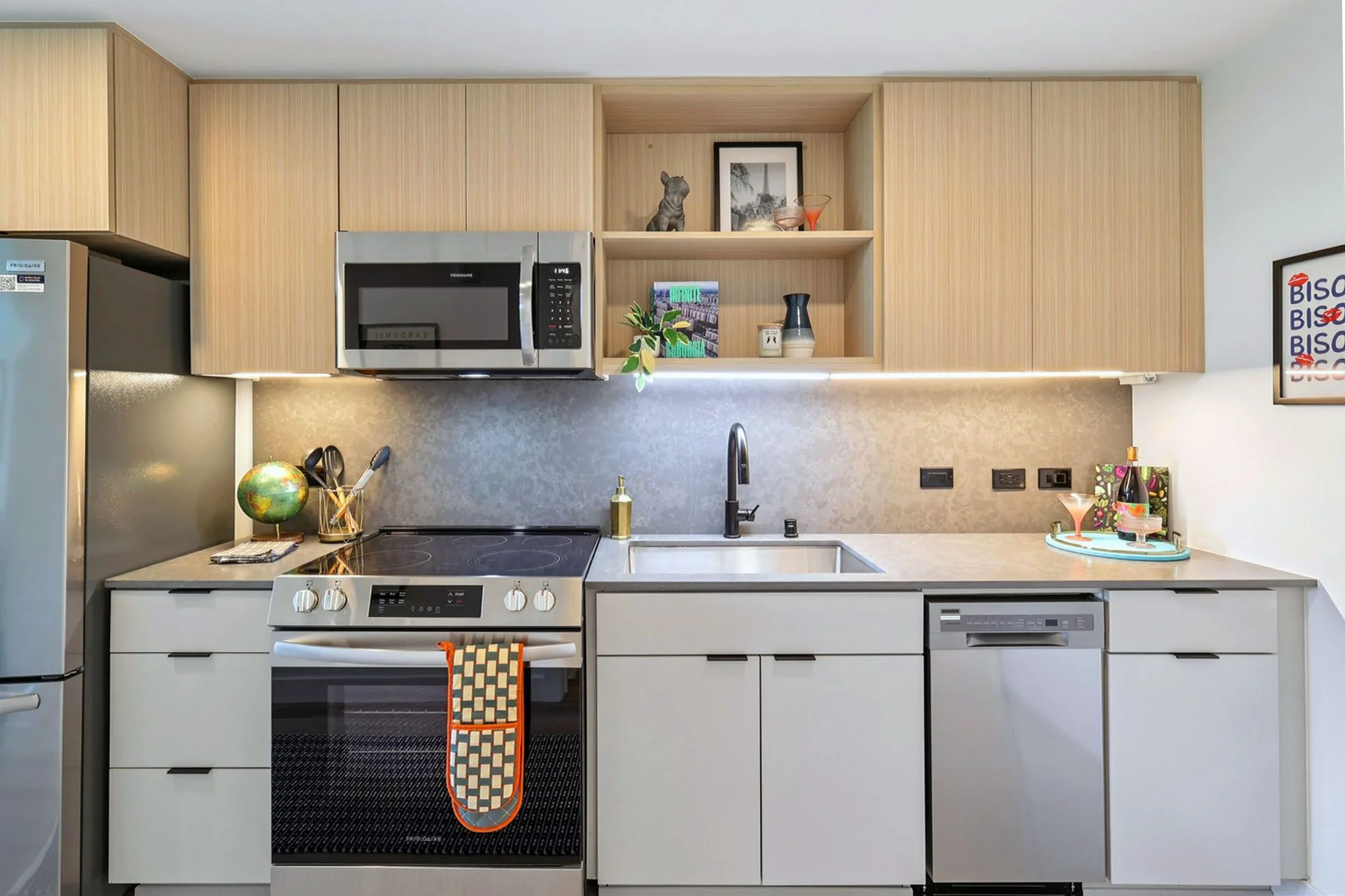 810_Kitchen.jpg