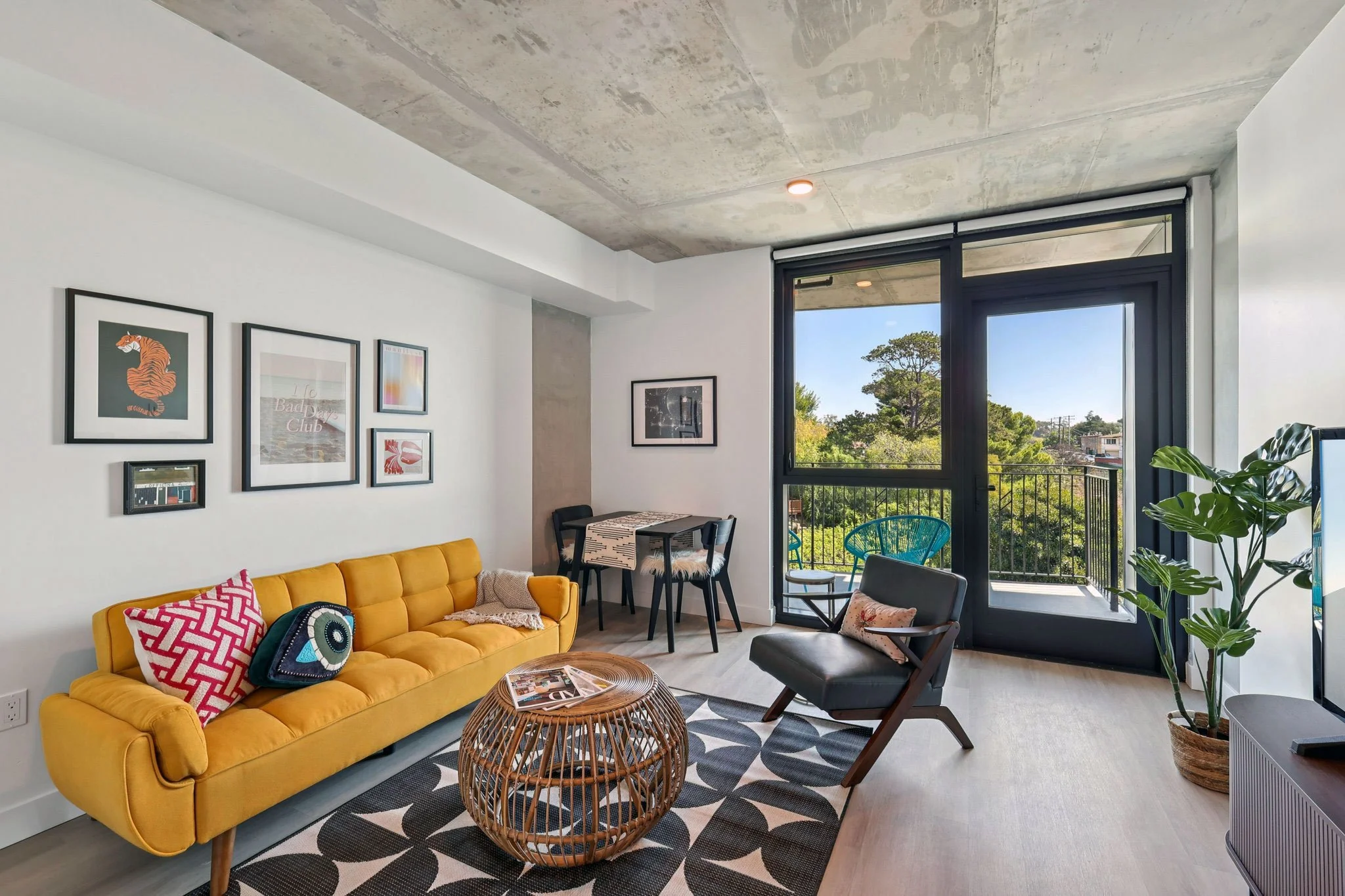 810_Livingroom.jpg