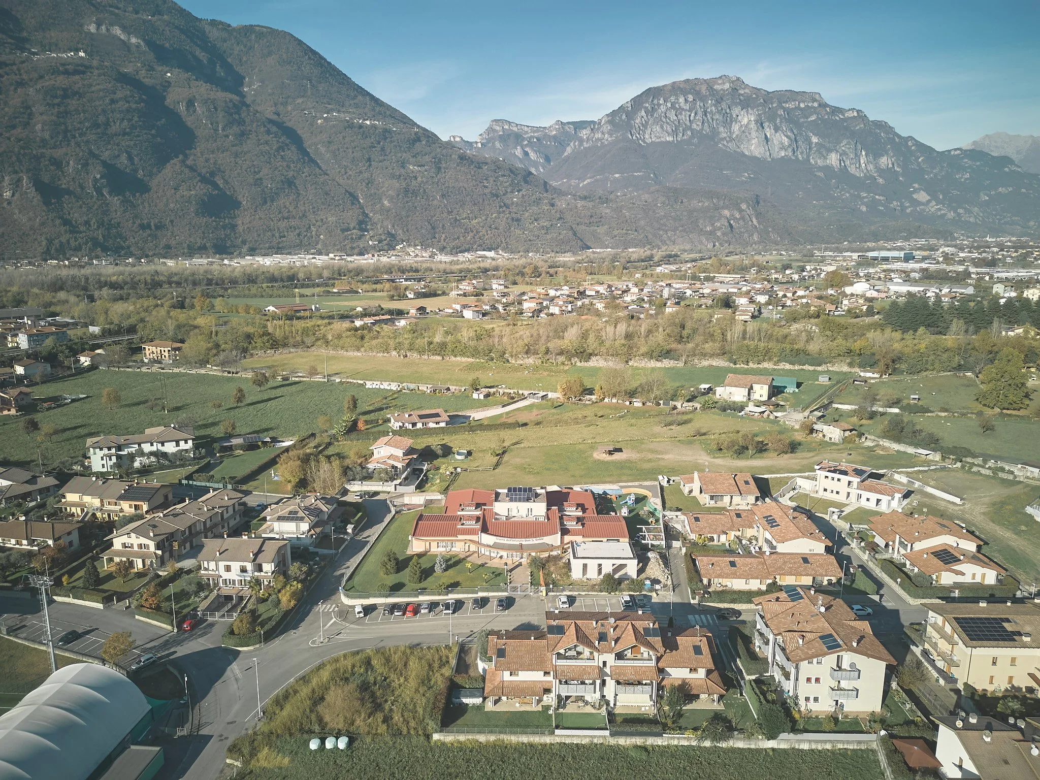 1.ScuolaDonGelmi©FrancescoMontaguti.DJI_0307.jpg