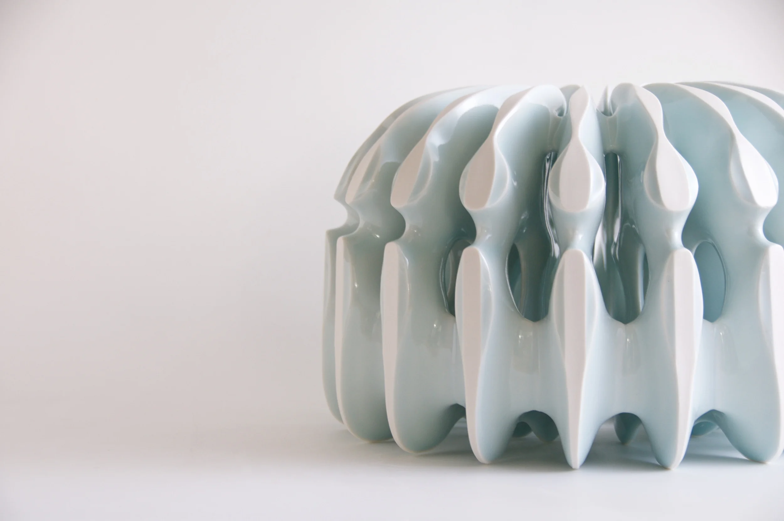 'Dome' 2016, Kenji Uranishi, slip-cast porcelain 