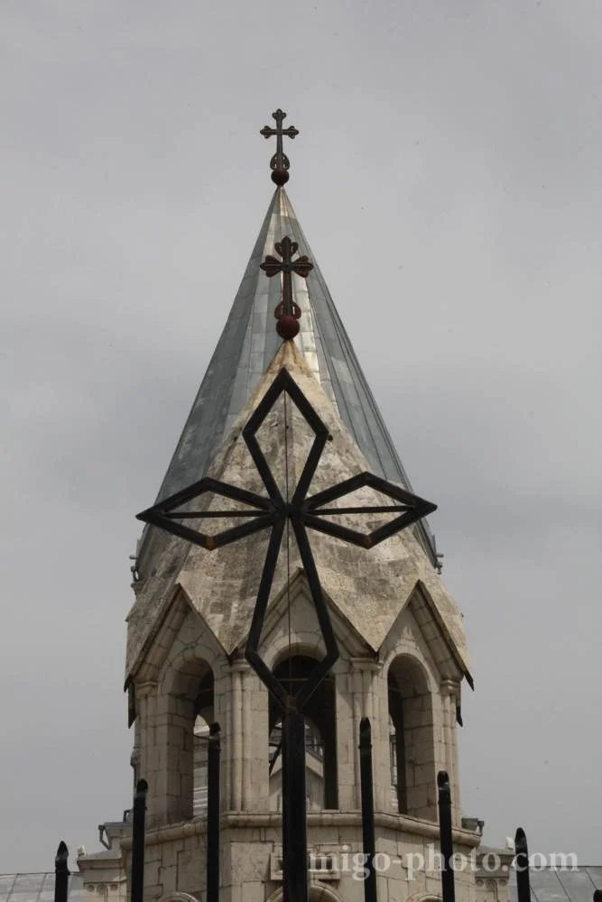 newpic crosses_r_w.jpg