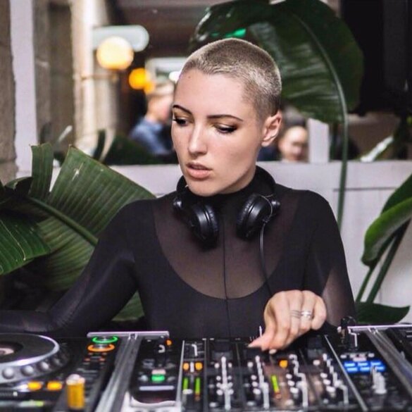 Meshell - DJ
